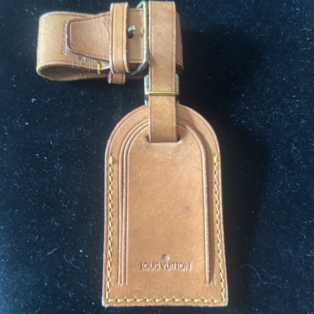 Louis Vuitton Tan Leather Luggage Tag with Buckle Strap - Picture 2 of 4
